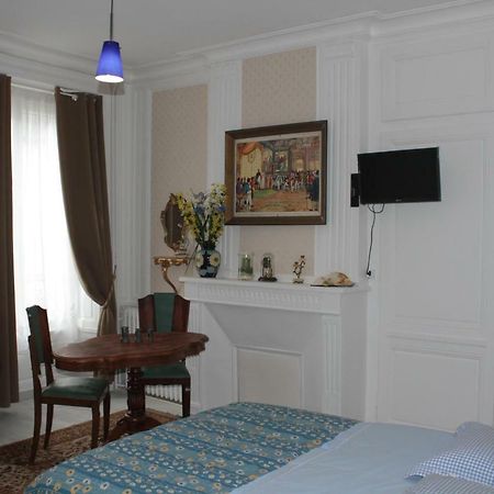 Les Unelli Hotel Cherbourg-en-Cotentin Exterior foto